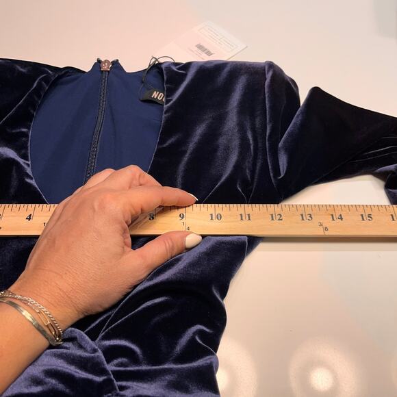 NWT Nookie Women's Navy Blue V-neckline Vamp Velvet Jumpsuit Size XS - Picture 10 of 11